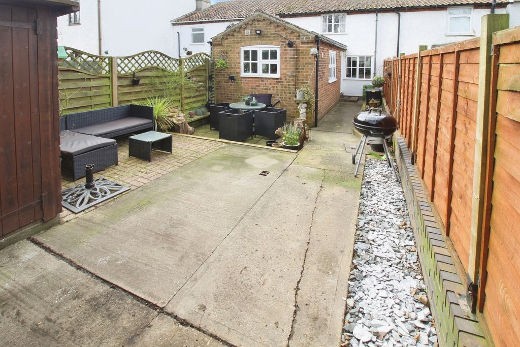 Property photo 3 of 20 Garden