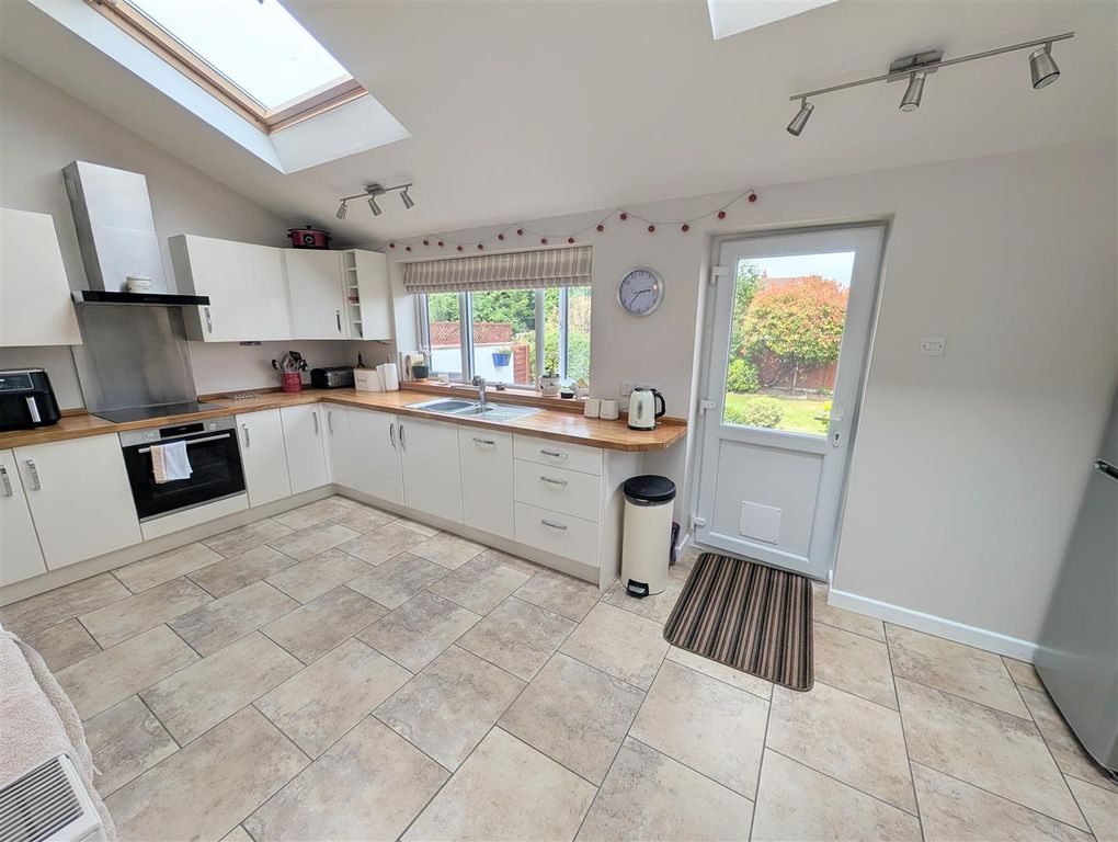 Property photo 3 of 12 Kitchen.Jpg