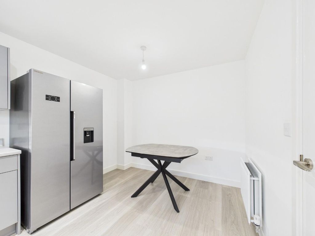 Property photo 3 of 12 Cam01238G0-Pr0574-Still011.Jpg