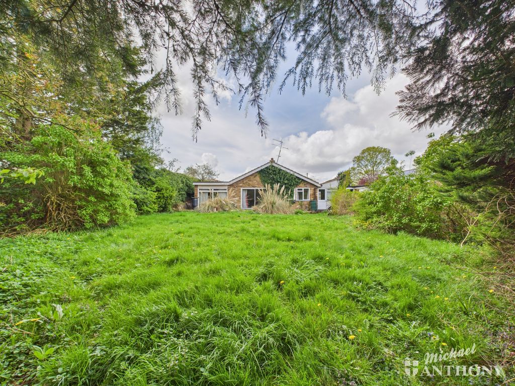 Property photo 3 of 19 Cam03852G0-Pr0255-Still016