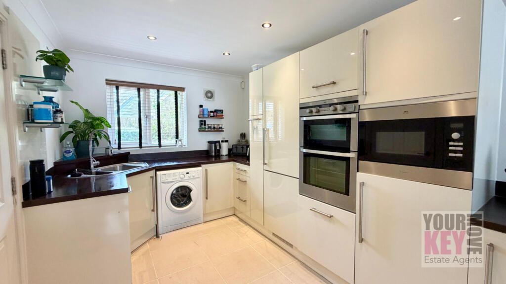 Property photo 3 of 27