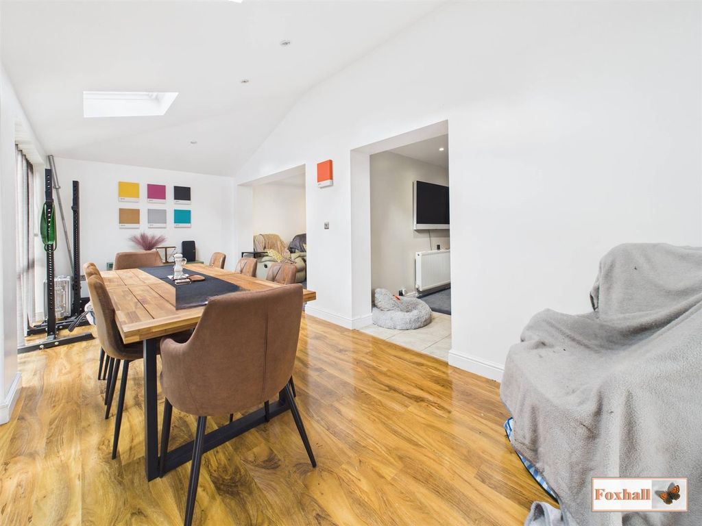 Property photo 2 of 25 Dining Area