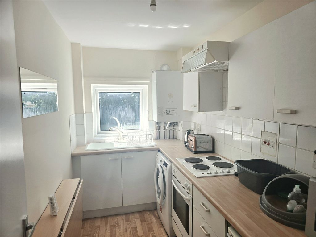 Property photo 3 of 7 Picture No. 12