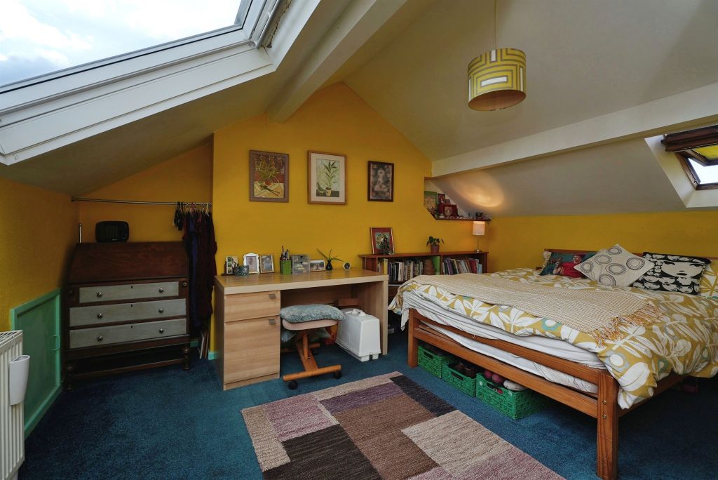 Property photo 3 of 17