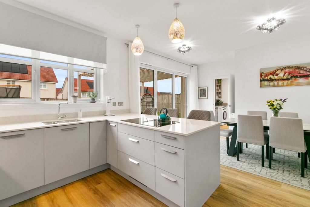 Property photo 1 of 31