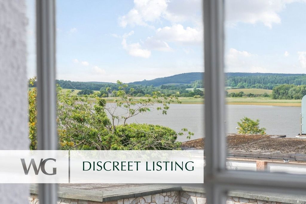 Property photo 1 of 4 Discreet Listing