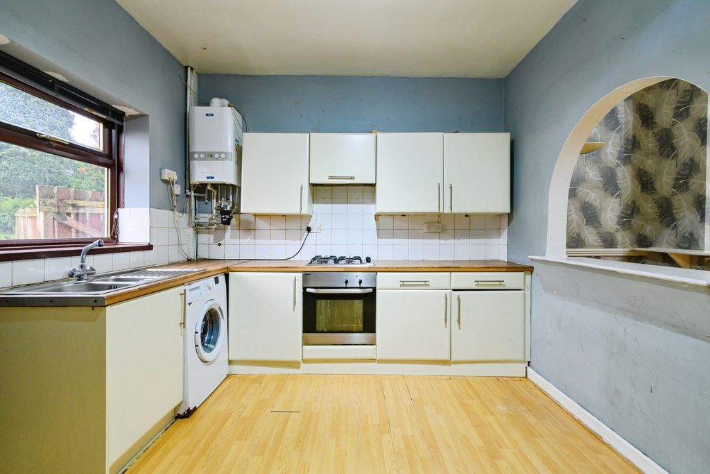 Property photo 2 of 15