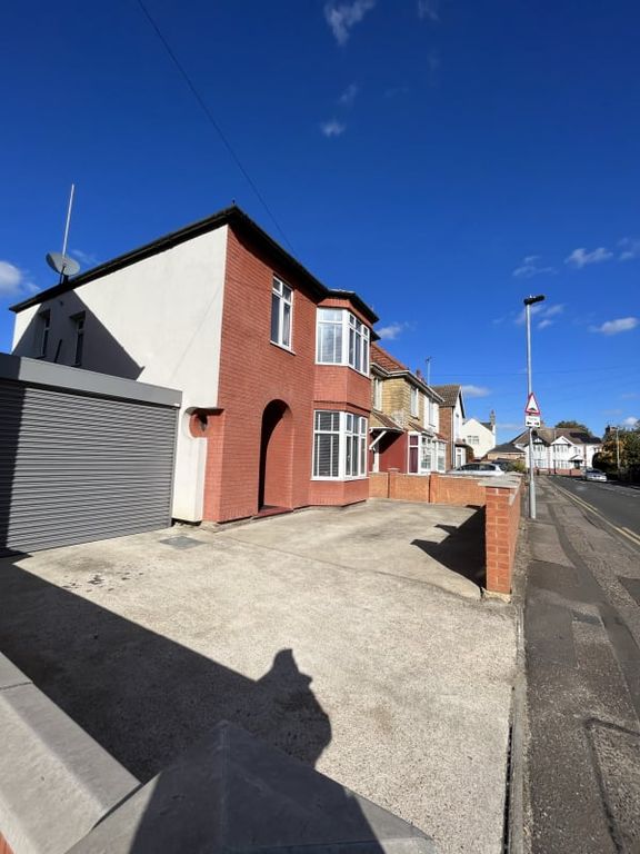 Property photo 3 of 29