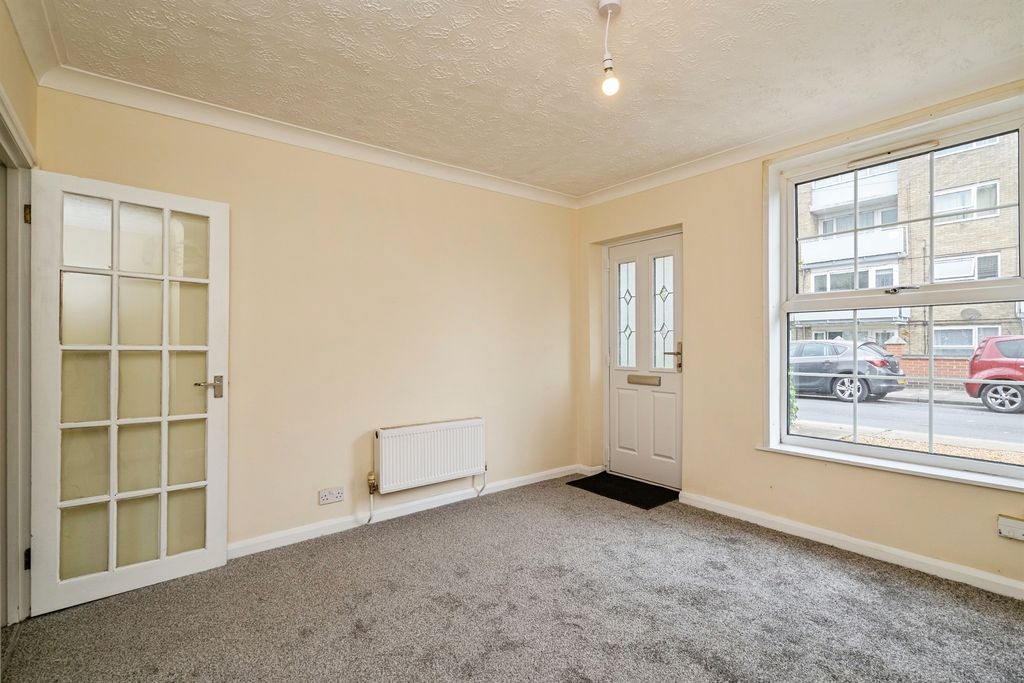 Property photo 3 of 21