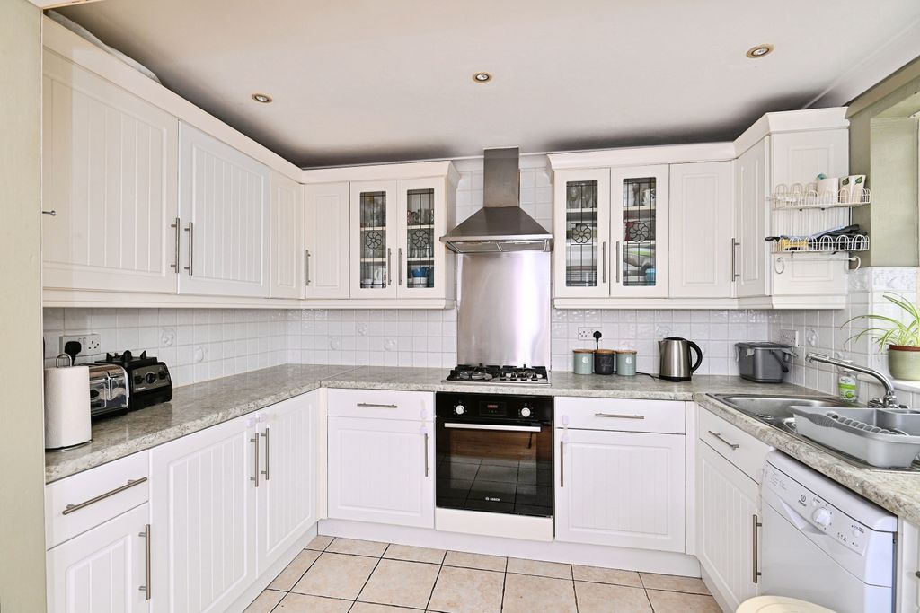 Property photo 2 of 22 Kitchen