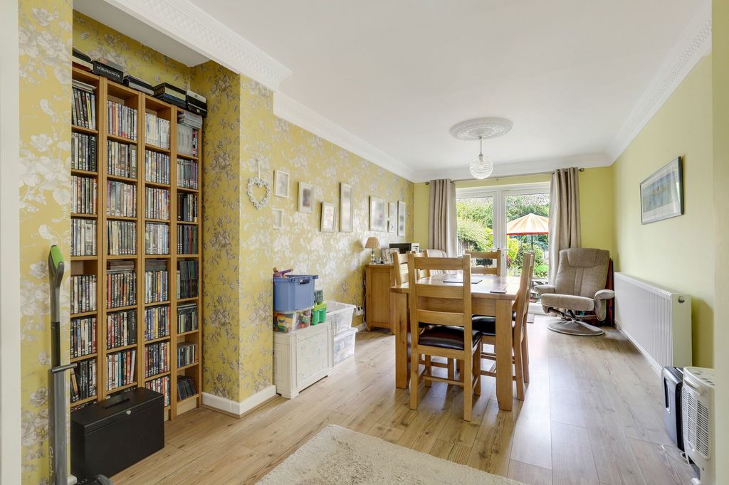 Property photo 3 of 24