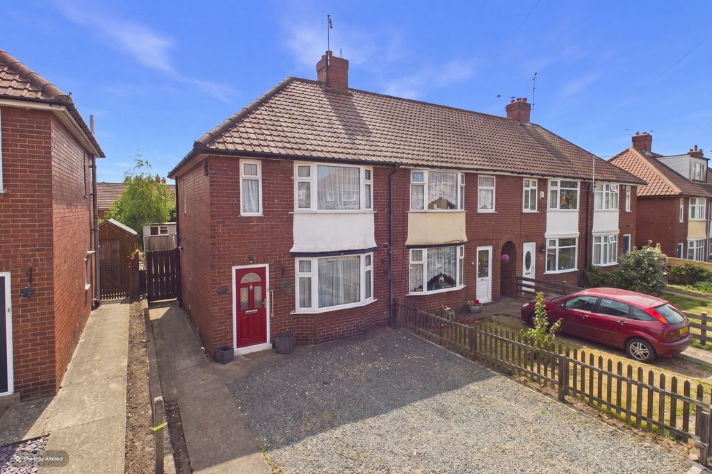 Property photo 1 of 17 Cam02279G0-Pr0156-Still021-001