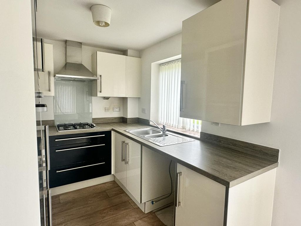 Property photo 3 of 15 Kitchen