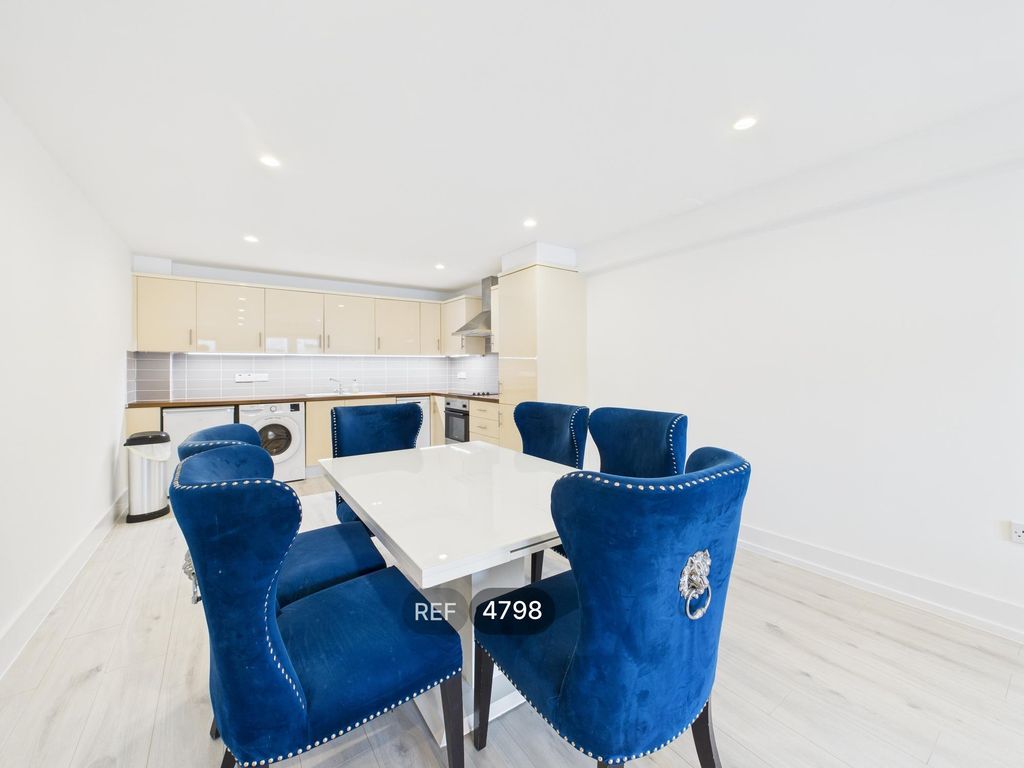 Property photo 3 of 15 Kitchen / Living Area