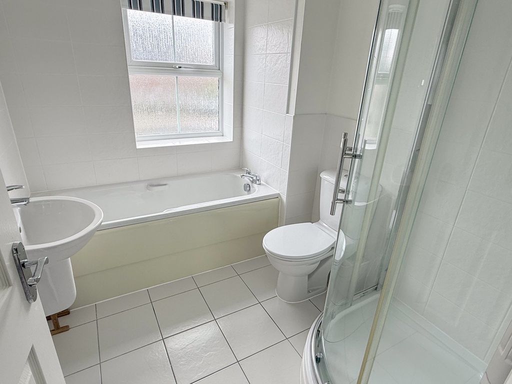 Additional image 6 of 4 bed terraced house for saleBrowns Walk, Greenham, Thatcham RG19