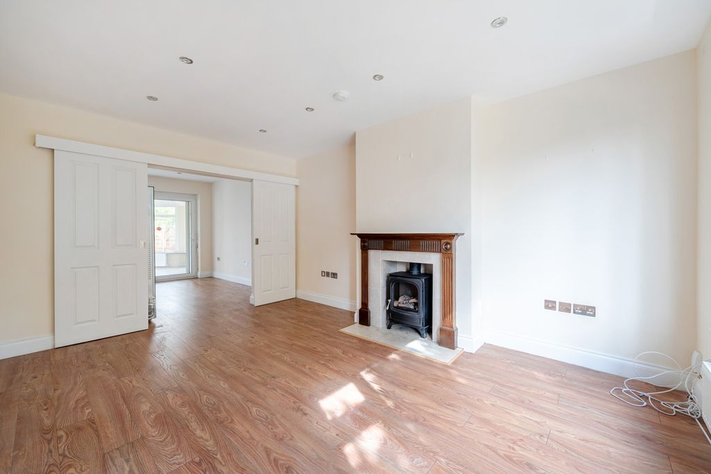 Property photo 3 of 21 1356383-3-68c999B...