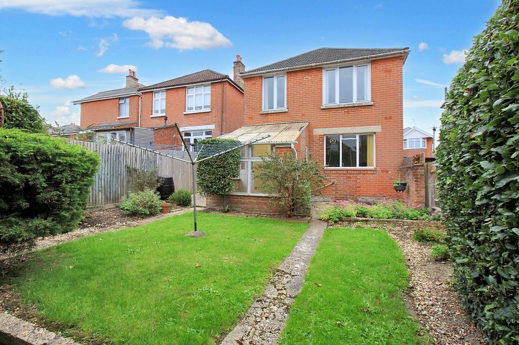 Property photo 2 of 10