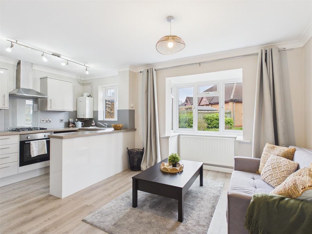 Property photo 2 of 9 Cam02435G0-Pr0206-Still002.Jpg