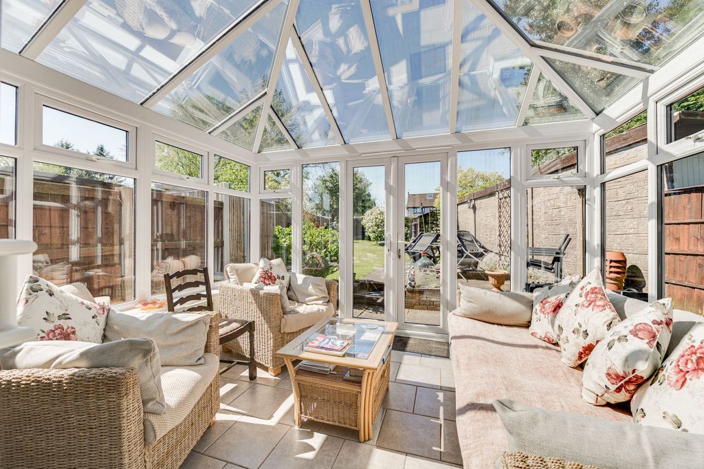 Property photo 3 of 28