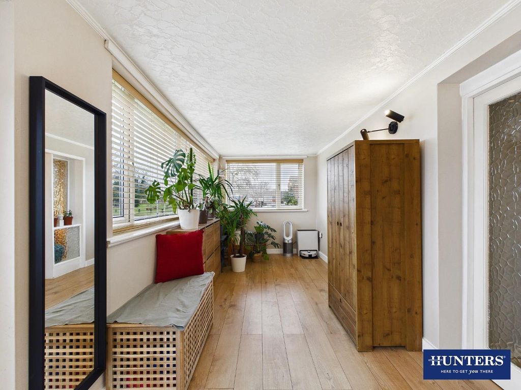 Property photo 3 of 26 Sunroom