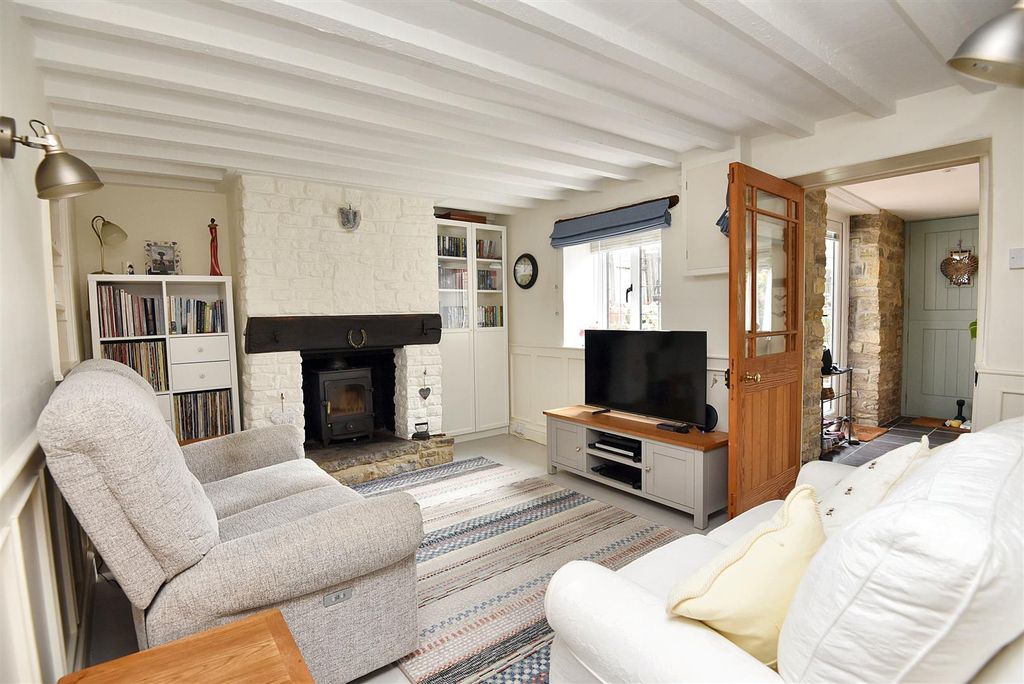 Property photo 2 of 13 Sitting Room