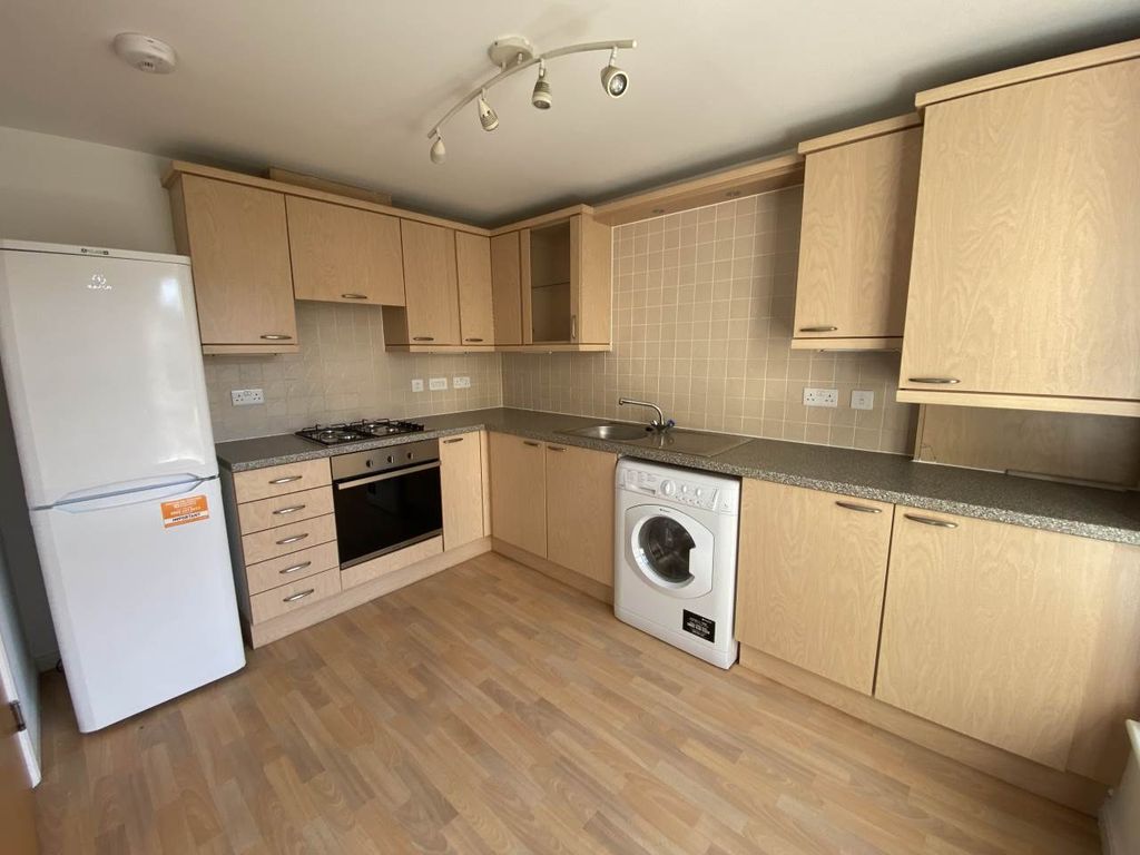 Property photo 2 of 7 Img-3274