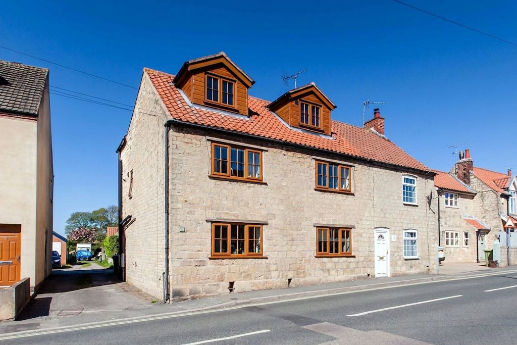 Property photo 1 of 44
