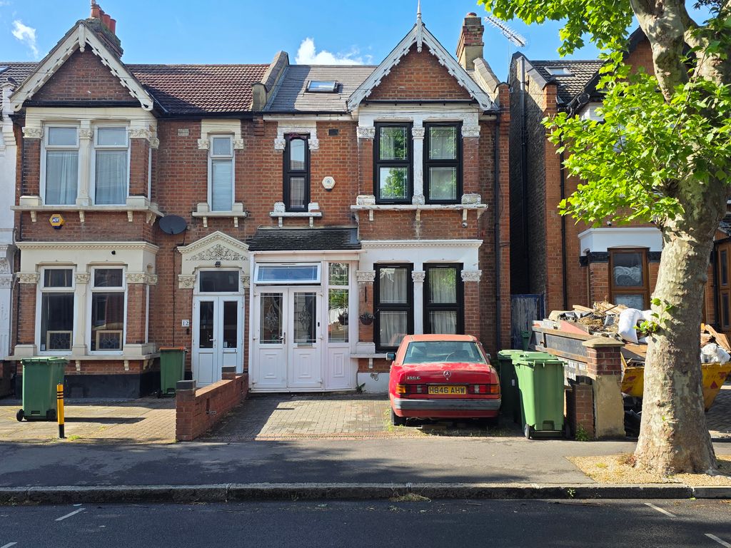 Property photo 1 of 3