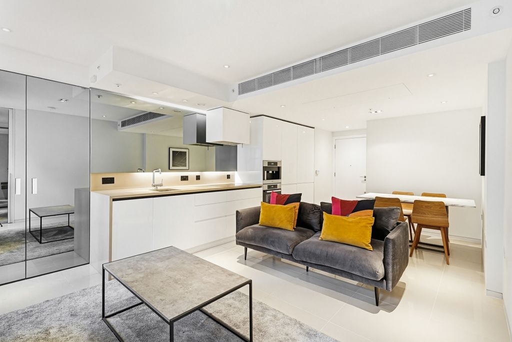 Property photo 1 of 11 2.1, 14 Sherwood ...