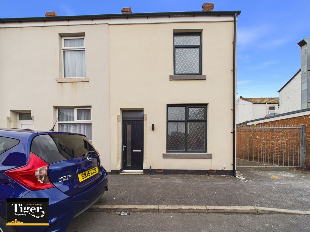 Property photo 1 of 13 Cam01931G0-Pr0396-Still013