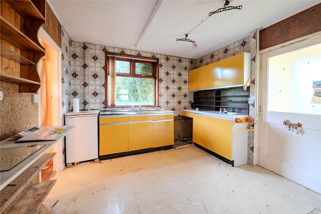 Property photo 2 of 12 Picture No. 13