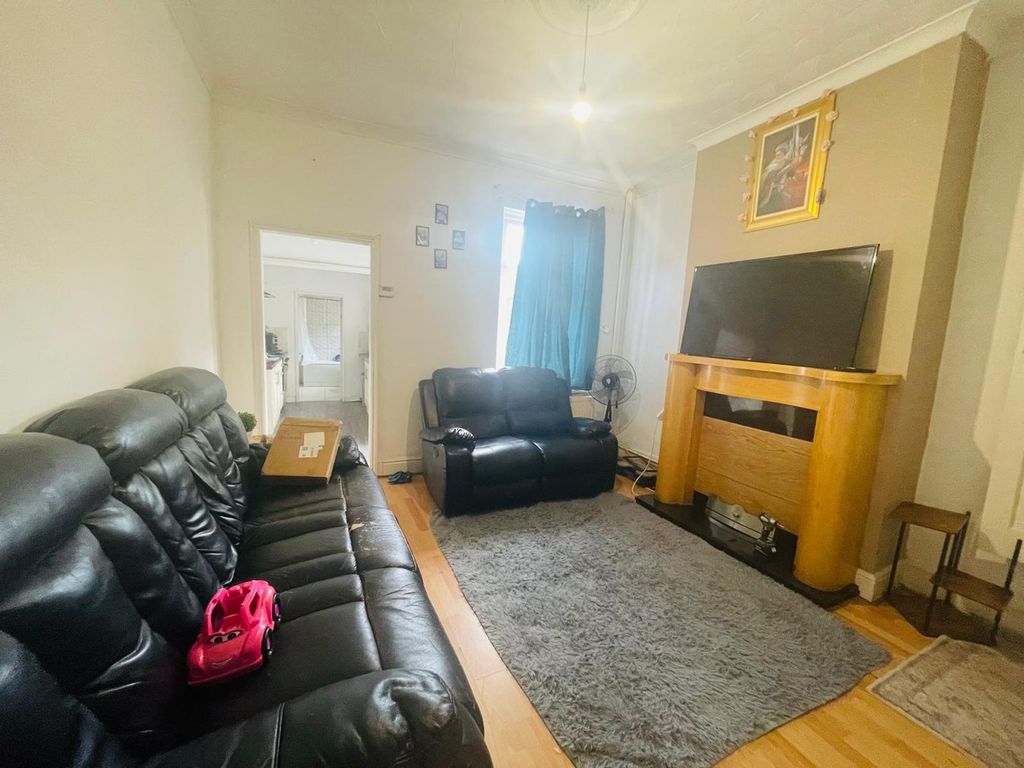 Property photo 2 of 8