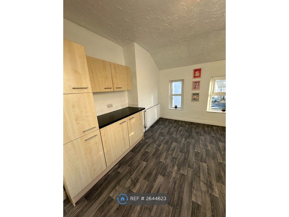 Property photo 2 of 31 Kitchen