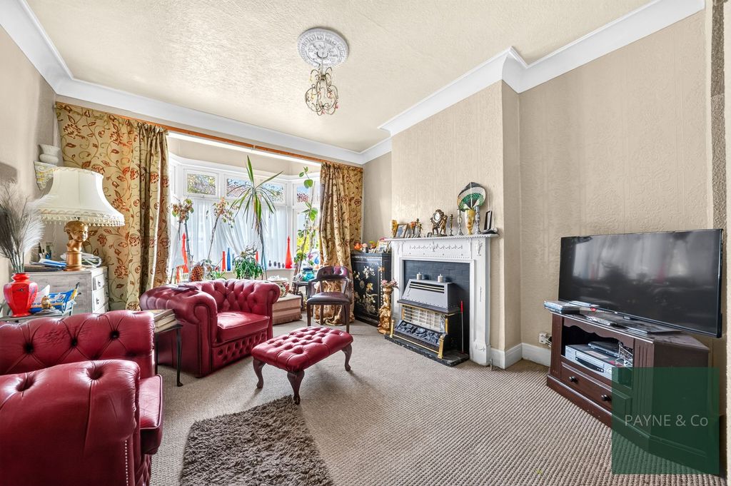 Property photo 2 of 19