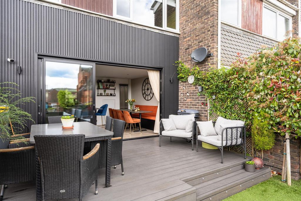 Property photo 3 of 28 Rear Garden Deck