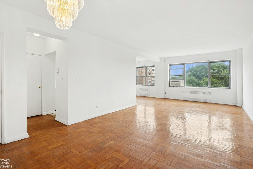 Property photo 3 of 12 <Alttext/>