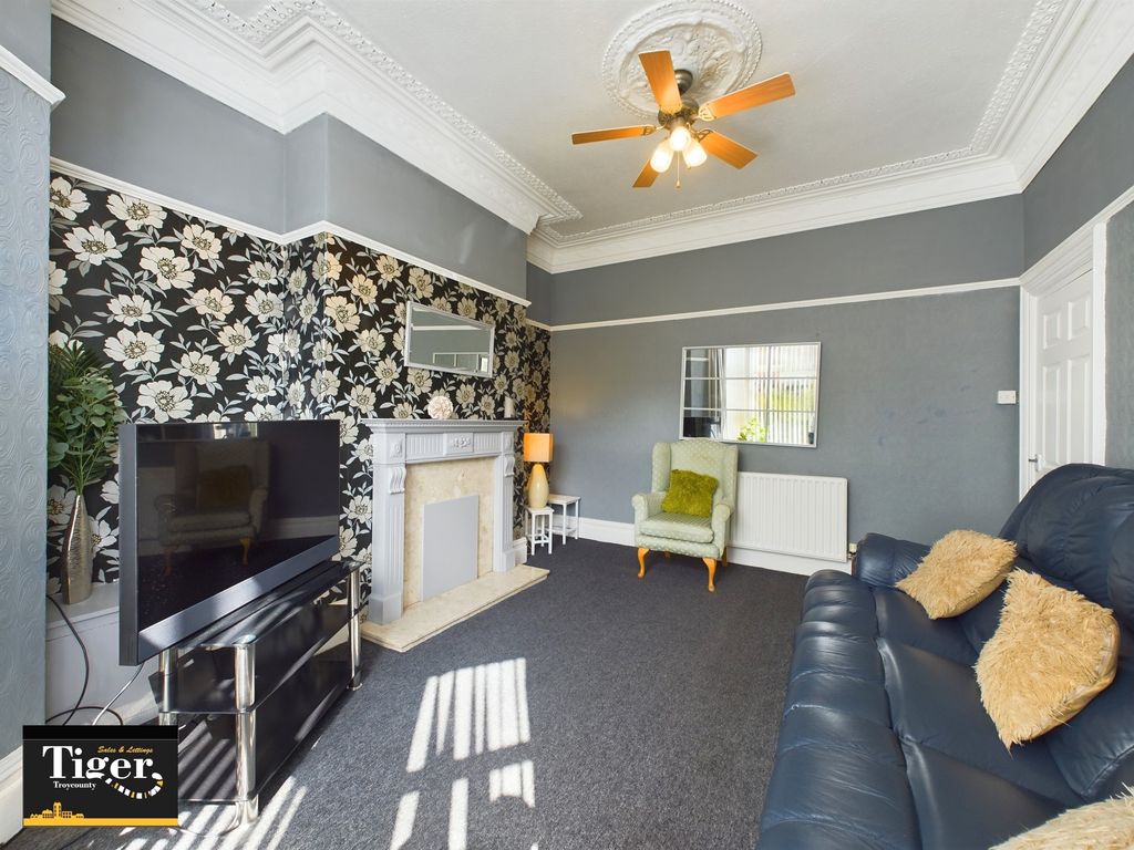 Property photo 3 of 15 Cam03440G0-Pr0152-Still009