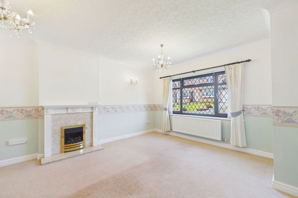 Property photo 3 of 18