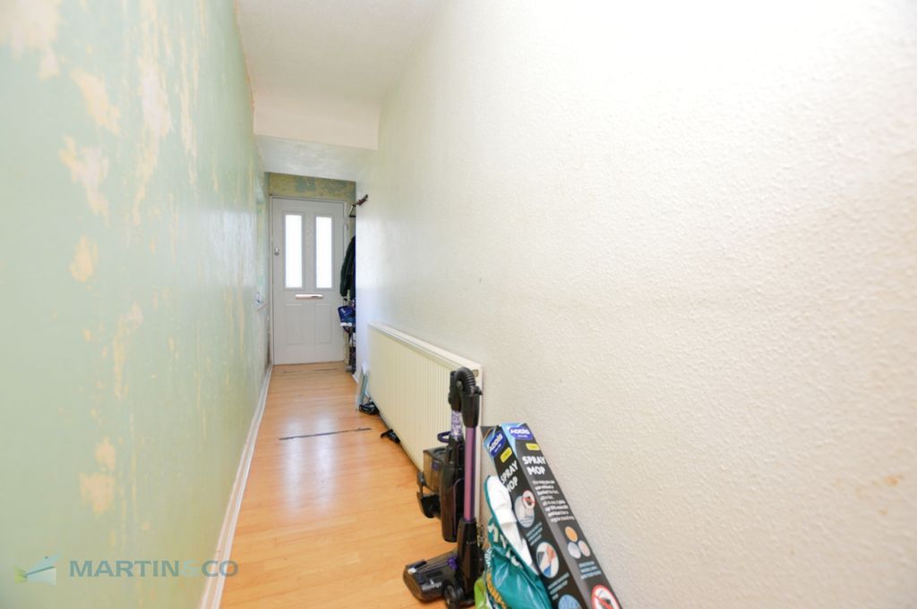 Property photo 2 of 12 7Db432d5-Entrance 20Hall
