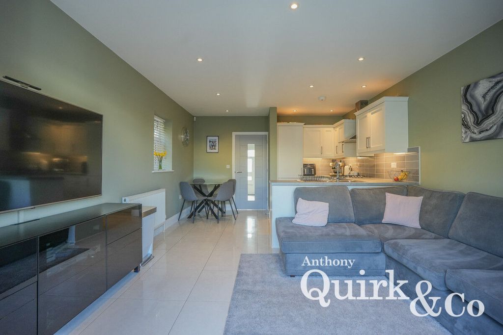 Property photo 2 of 14