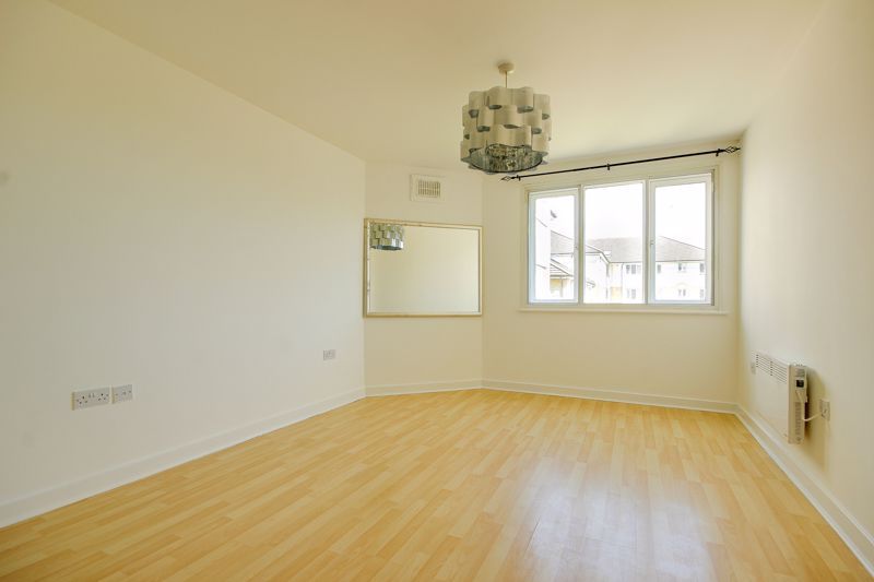 Property photo 3 of 17 Photo 1