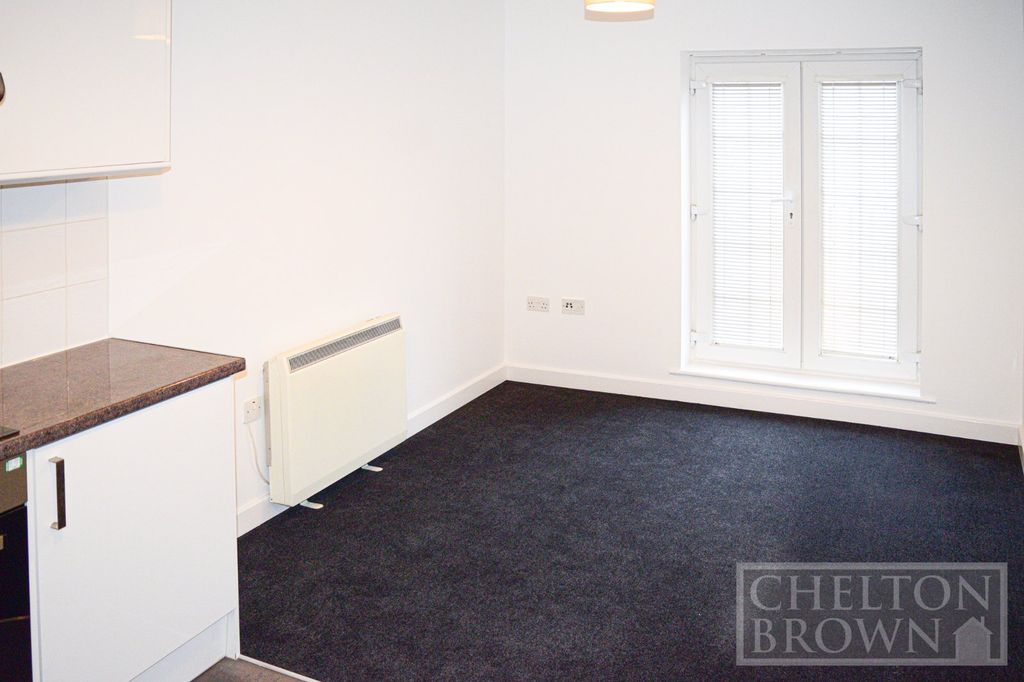 Property photo 3 of 6 Living Area