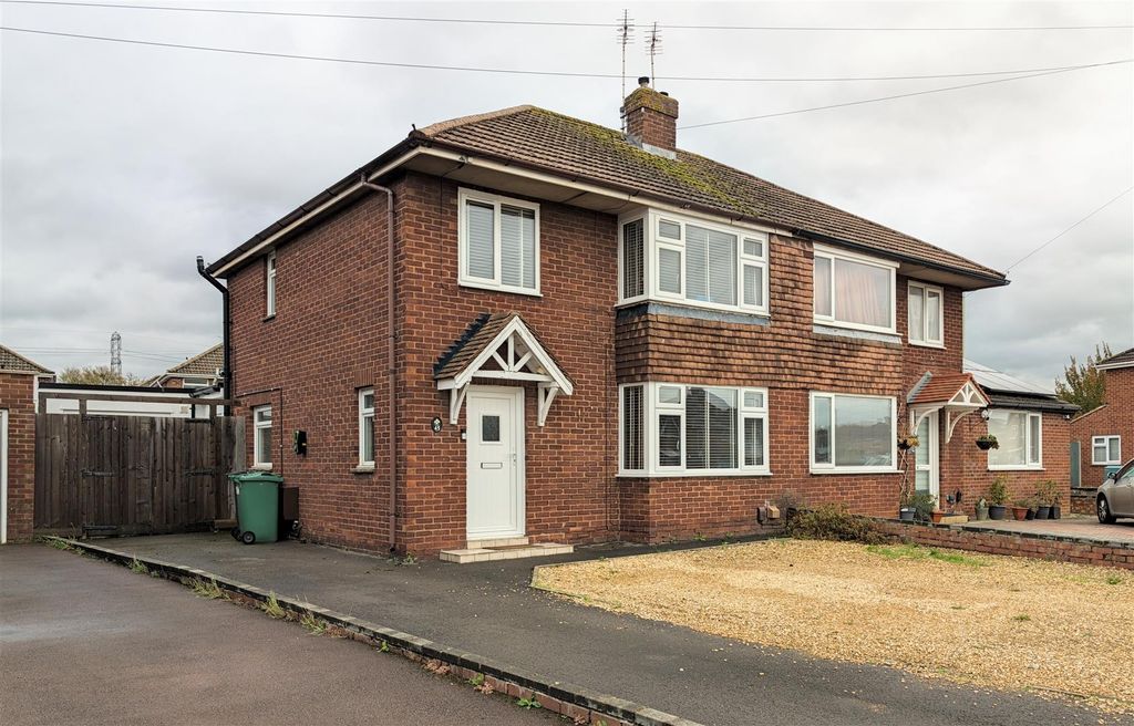 Property photo 1 of 16