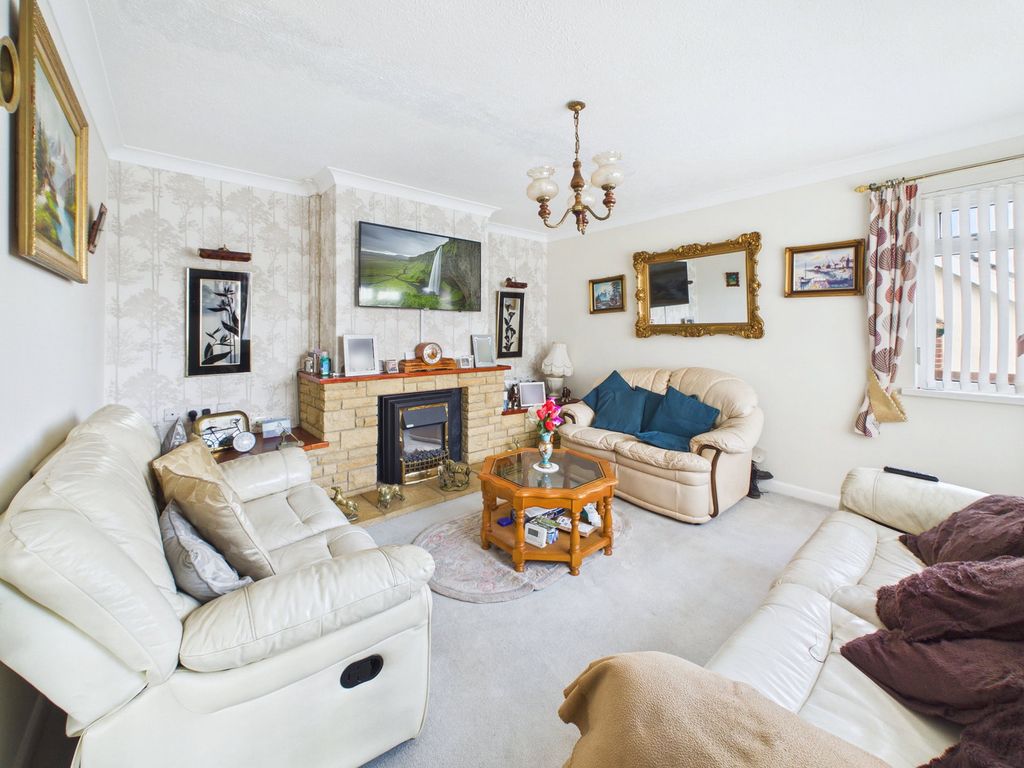 Property photo 3 of 31