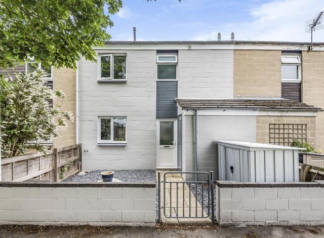 Property photo 1 of 8 External