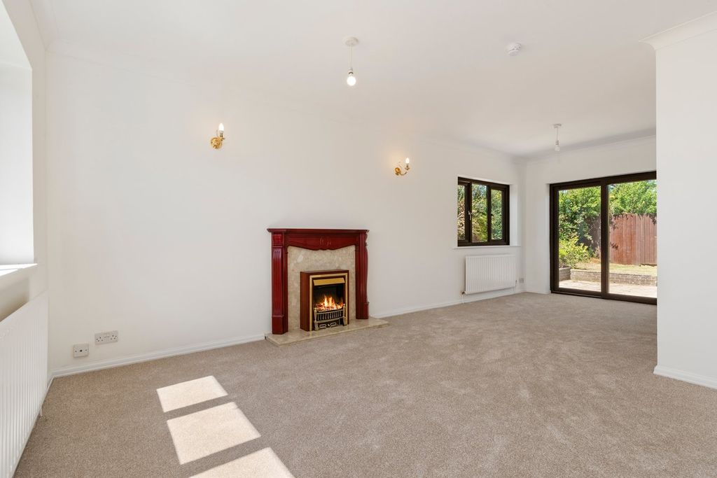 Property photo 3 of 26