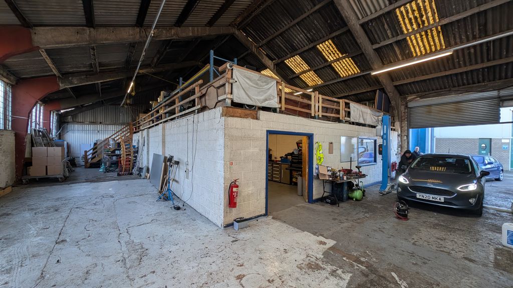 Property photo 2 of 7