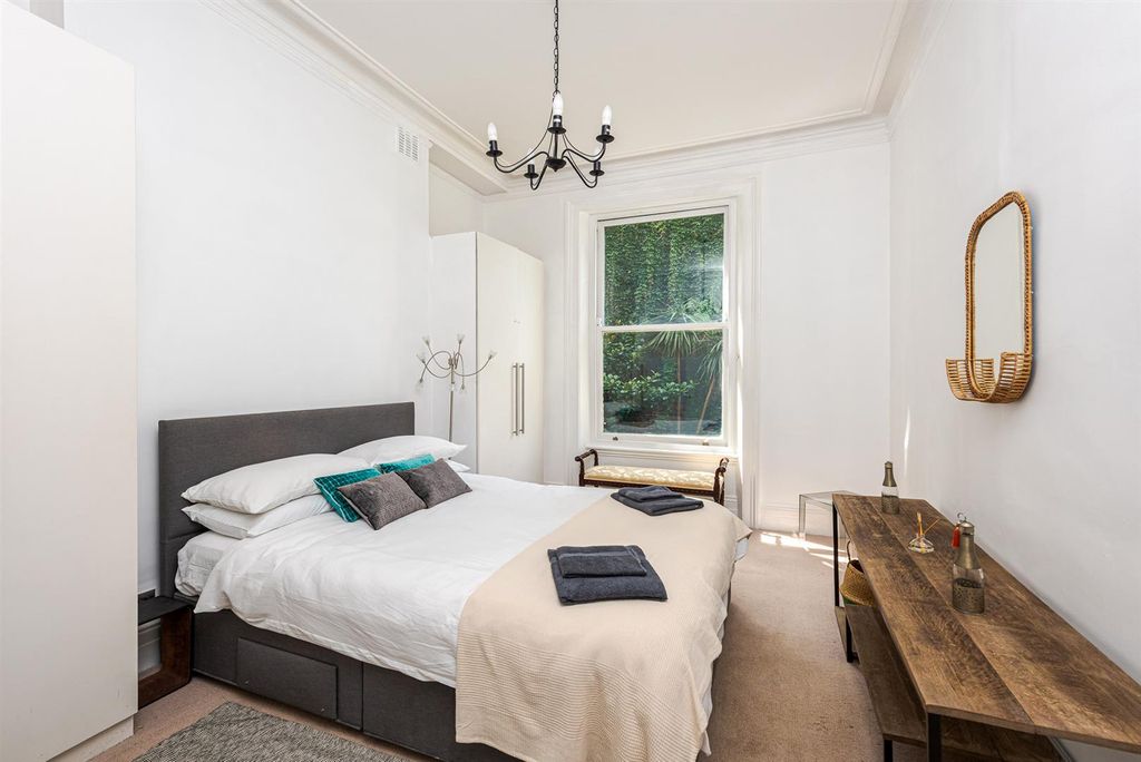 Property photo 3 of 9 Redcliffe Gardens 12 Rgf-2-2. Low Res.Jpg