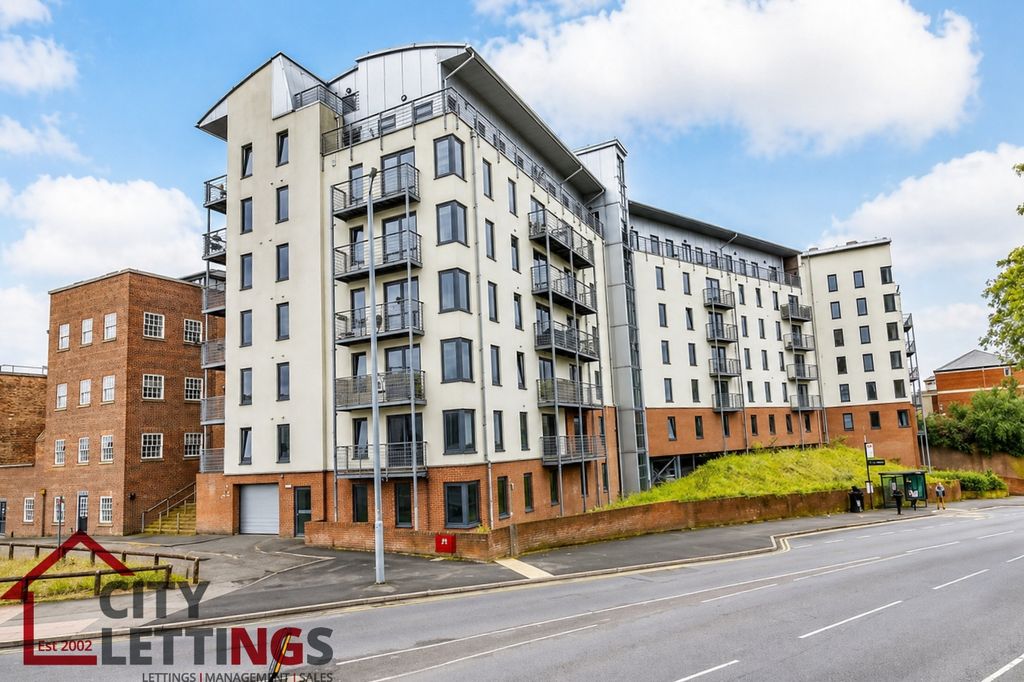 Property photo 1 of 12