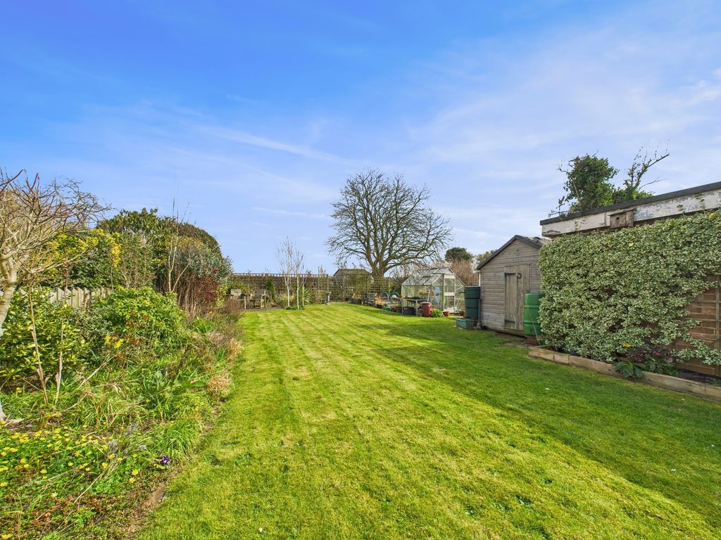 Property photo 2 of 28